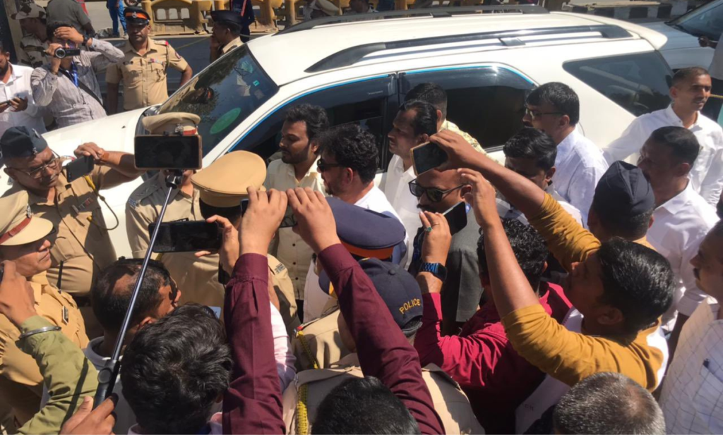 AIIMS Leader Wasim Pathan Detained at Dahisar Toll Naka-3